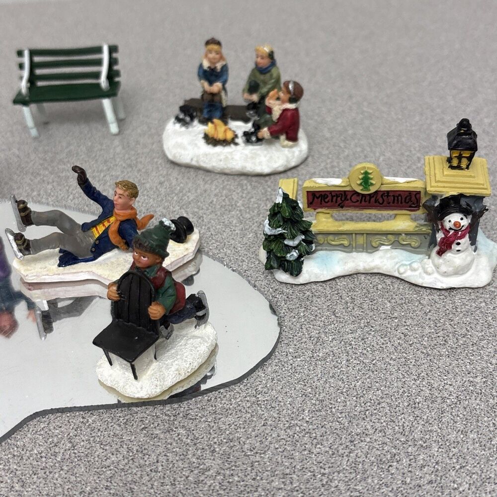 Vintage Christmas Village At The Pond Lot, 9 Pieces - Pond, Skaters, Benches - Picture 4 of 11
